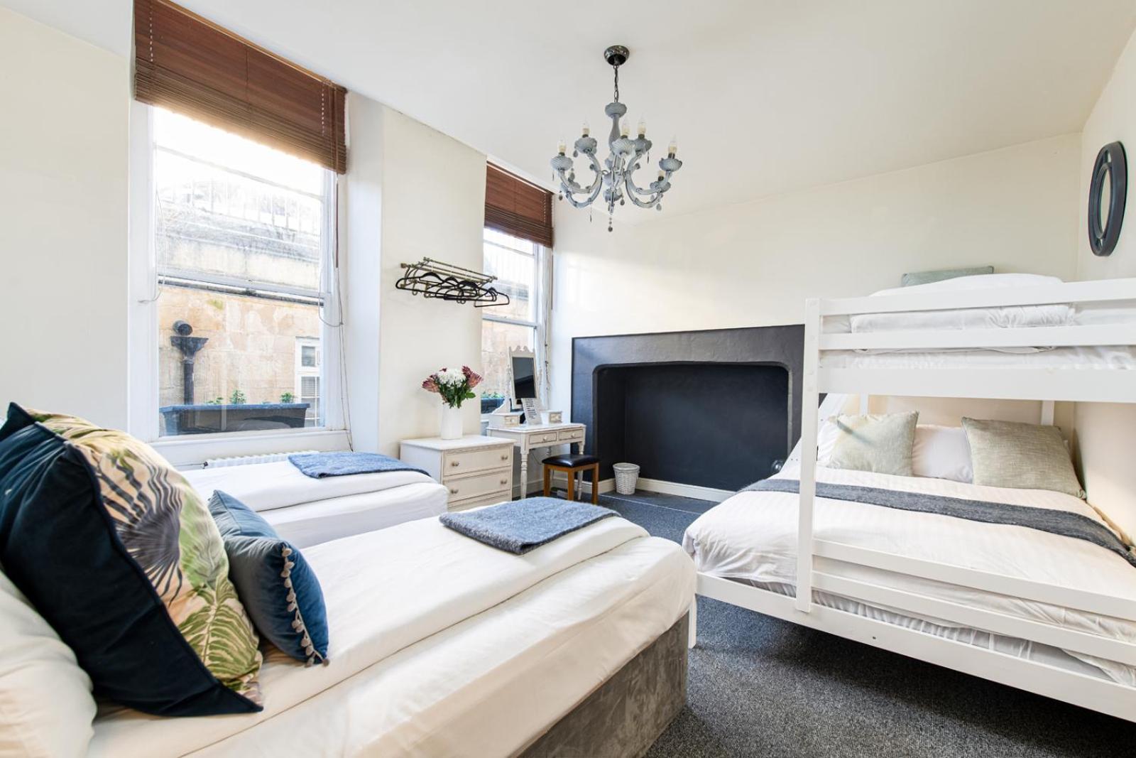 Ivy House Villa Бат Екстериор снимка